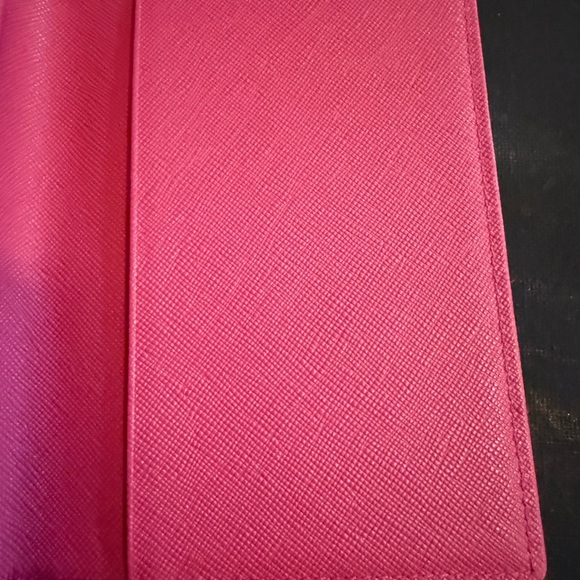 MCM BEAUTIFUL 🩷 Pink Rabbit Passport Holder 🐰 - Picture 4 of 6